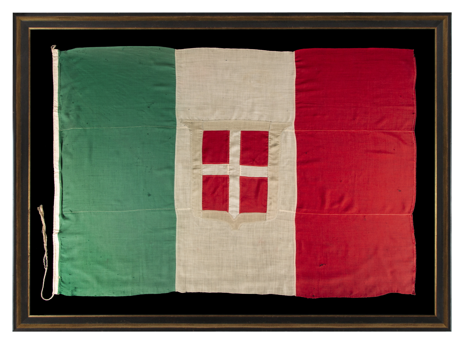 NATIONAL TRICOLOR FLAG OF ITALY WITH THE SHIELD AND CROSS DEVICE IN THE CENTER PALE, WWII ERA, ca 1940-1945