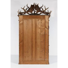 MAGIFICENT BLACK FOREST ANTLER GUN CABINET, LATE 19TH CENTURY