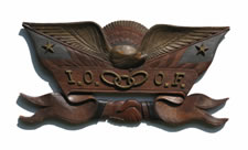 EAGLE CARVING WITH CLASPED HANDS, ODD FELLOWS FRATERNAL LODGE, CIRCA 1890-1910