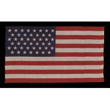 45 STARS IN STAGGERED ROWS ON AN ANTIQUE AMERICAN PARADE FLAG OF THE 1896-1908 PERIOD, SPANISH-AMERICAN WAR ERA, REFLECTING UTAH STATEHOOD
