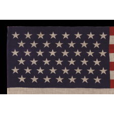 45 STARS IN STAGGERED ROWS ON AN ANTIQUE AMERICAN PARADE FLAG OF THE 1896-1908 PERIOD, SPANISH-AMERICAN WAR ERA, REFLECTING UTAH STATEHOOD