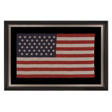45 STARS IN STAGGERED ROWS ON AN ANTIQUE AMERICAN PARADE FLAG OF THE 1896-1908 PERIOD, SPANISH-AMERICAN WAR ERA, REFLECTING UTAH STATEHOOD