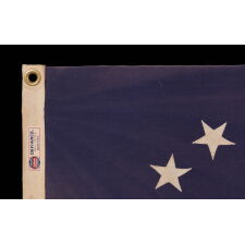 13 STARS IN THE BETSY ROSS PATTERN, ON A VINTAGE AMERICAN FLAG, MADE BY THE ANNIN COMPANY OF NEW YORK & NEW JERSEY, circa 1955 - 1965