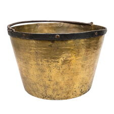 EXCEPTIONAL HAND-FORGED BRASS KETTLE, MADE & SIGNED circa 1800-1820 BY THE HUDSON’S BAY COMPANY, WHICH HELD A DEFACTO MONOPOLY OVER THE NORTH AMERICAN FUR TRADE FROM APPROXIMATELY 1670-1869; THIS EXAMPLE OF A TYPE TRADED WITH NATIVE AMERICANS FOR FURS