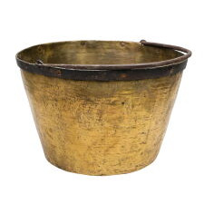 EXCEPTIONAL HAND-FORGED BRASS KETTLE, MADE & SIGNED circa 1800-1820 BY THE HUDSON’S BAY COMPANY, WHICH HELD A DEFACTO MONOPOLY OVER THE NORTH AMERICAN FUR TRADE FROM APPROXIMATELY 1670-1869; THIS EXAMPLE OF A TYPE TRADED WITH NATIVE AMERICANS FOR FURS
