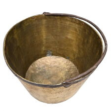EXCEPTIONAL HAND-FORGED BRASS KETTLE, MADE & SIGNED circa 1800-1820 BY THE HUDSON’S BAY COMPANY, WHICH HELD A DEFACTO MONOPOLY OVER THE NORTH AMERICAN FUR TRADE FROM APPROXIMATELY 1670-1869; THIS EXAMPLE OF A TYPE TRADED WITH NATIVE AMERICANS FOR FURS