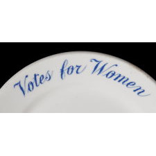 IRONSTONE PLATE WITH "VOTES FOR WOMEN" TEXT, MADE JOHN MADDOCK & SONS FOR SUFFRAGIST AVA BELMONT FOR MARBLE HOUSE, HER FAMOUS ESTATE IN NEWPORT, RHODE ISLAND, CA 1914