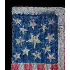 ANTIQUE AMERICAN PARADE FLAG WITH 13 STARS, 1861-1876 (CIVIL WAR – CENTENNIAL ERA), FEATURING THREE SIZES OF STARS IN A MEDALLION PATTERN