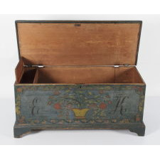 SCHOHARIE COUNTY, NEW YORK STATE BLANKET CHEST, 1820-30