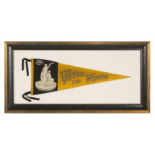 "VOTES FOR WOMEN" PENNANT WITH AN IMAGE OF A 1911 STATUETTE CALLED "SUFFRAGIST" BY ELLA BUCHANNAN, MADE FOR CARRIE CHAPMAN CATT'S "WOMAN SUFFRAGE PARTY" OF NEW YORK CITY, CA 1912-20