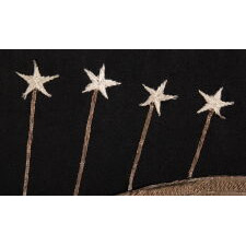 ELABORATE SAILOR’S SOUVENIR EMBROIDERY FROM THE ORIENT WITH A BEAUTIFUL HAND-PAINTED IMAGE OF WASHINGTON CROSSING THE DELAWARE, SURROUNDED BY A LARGE EAGLE, FEDERAL SHIELD, CROSSED FLAGS, A CANNON, CANNONBALLS, AND ANCHOR, circa 1885-1910